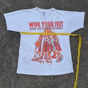 1990s tattered single stitch Chicago Bulls Michael Jordan graphic tee basketball